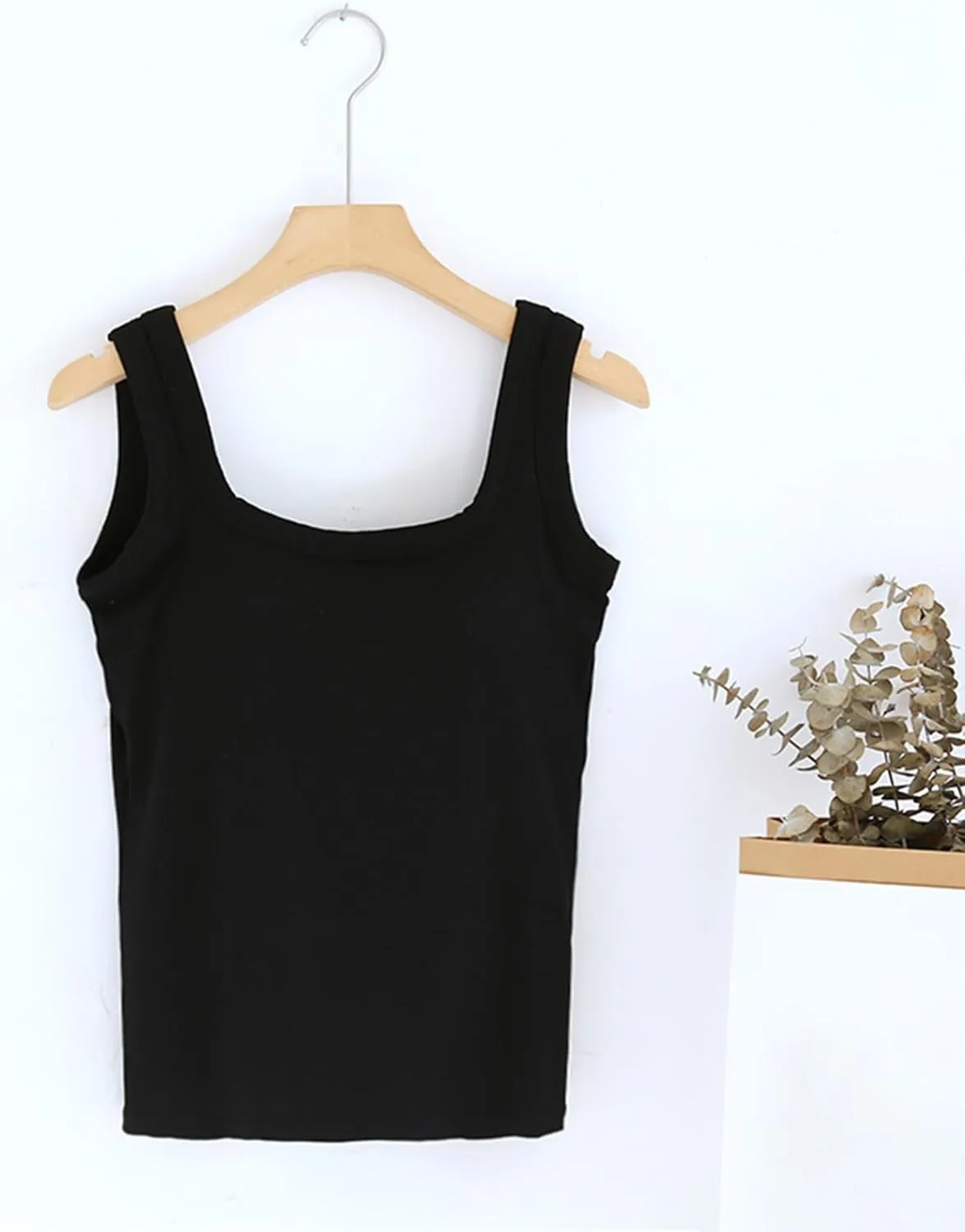 Womens Tops Tank Top with Built in Bra 2025 Summer Spaghetti Strap Sports Camisoles Layering Undershirts Cami Tops