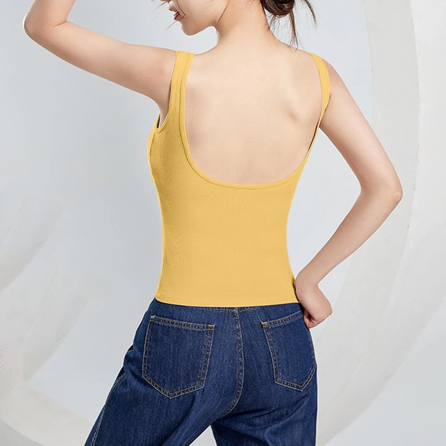 Womens Tops Tank Top with Built in Bra 2025 Summer Spaghetti Strap Sports Camisoles Layering Undershirts Cami Tops