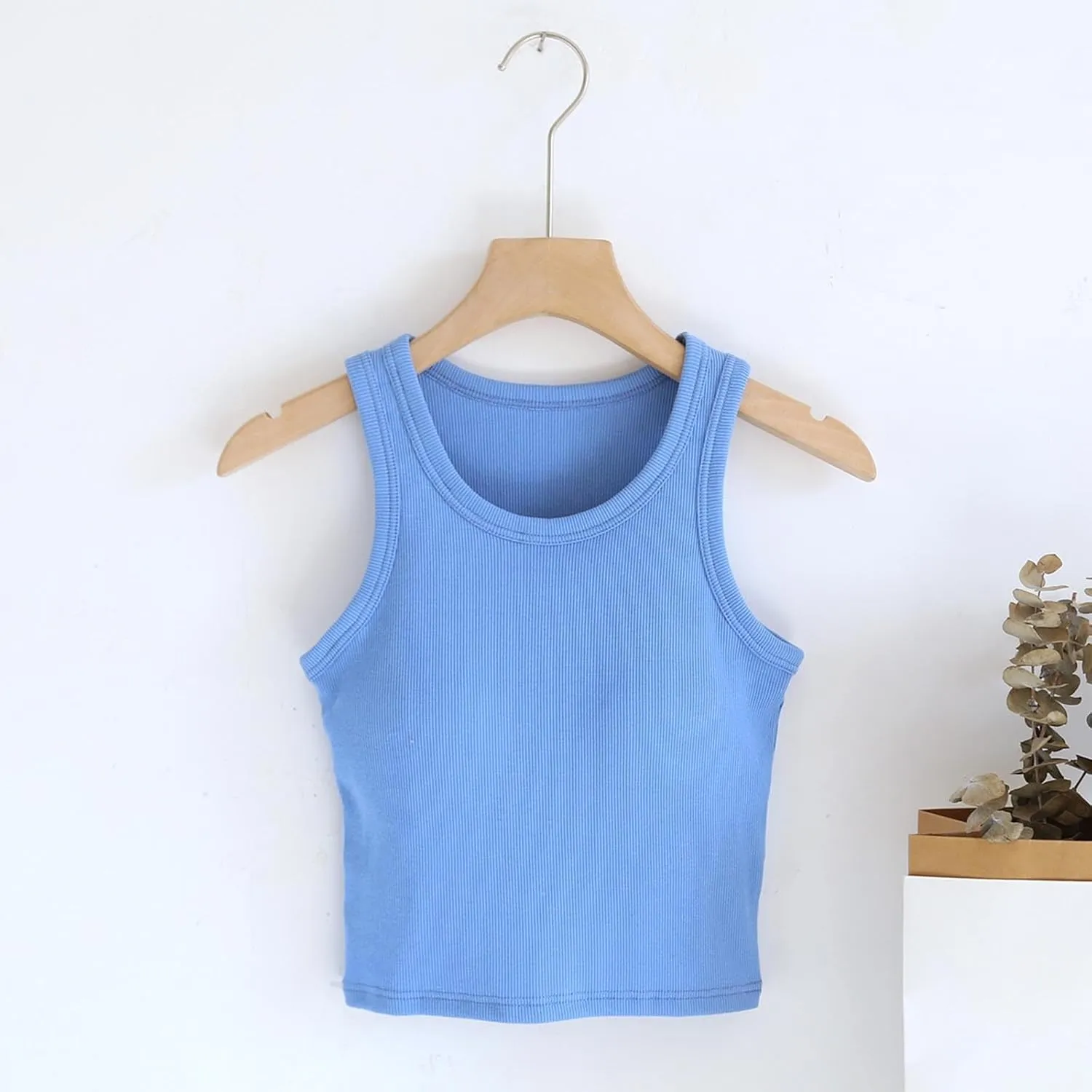 Womens Tops Tank Top with Built in Bra 2025 Summer Spaghetti Strap Sports Camisoles Layering Undershirts Cami Tops